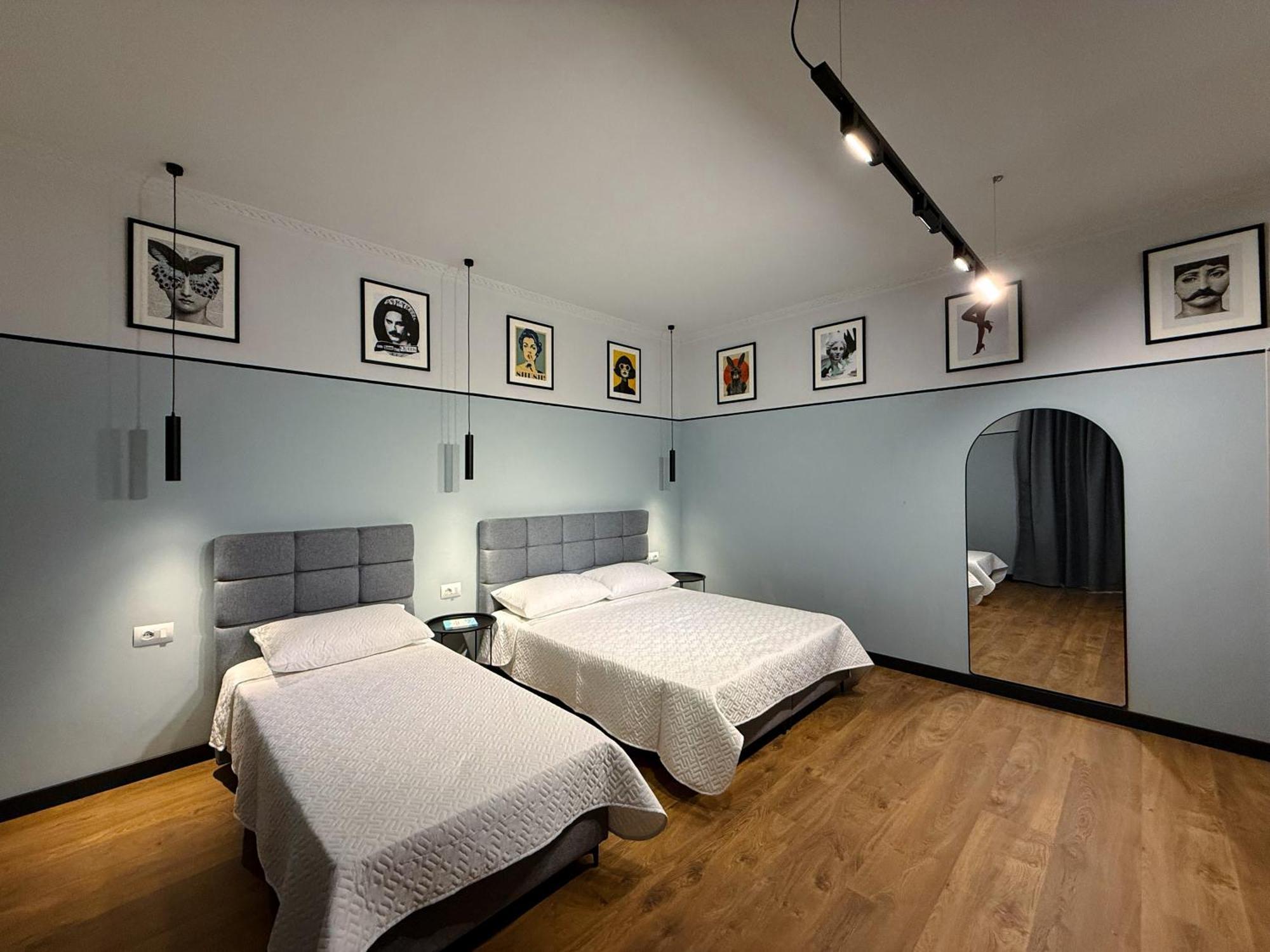 Tirana Days Free Parking Apartment Bilik gambar